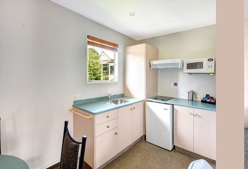 فندق على الطريق Alexis Motor Lodge