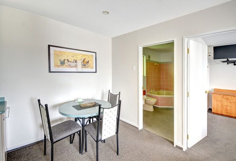 فندق على الطريق Alexis Motor Lodge