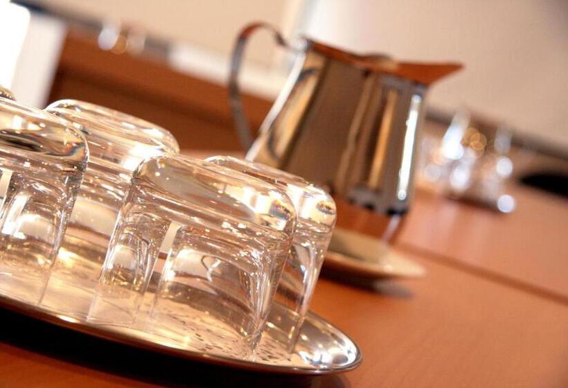 فندق على الطريق Harbour City Motor Inn & Conference