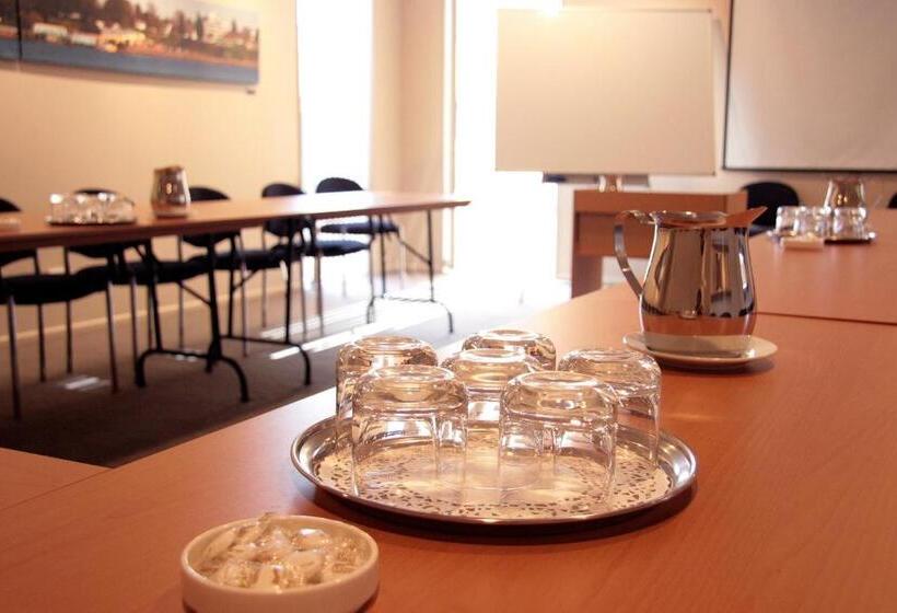 فندق على الطريق Harbour City Motor Inn & Conference