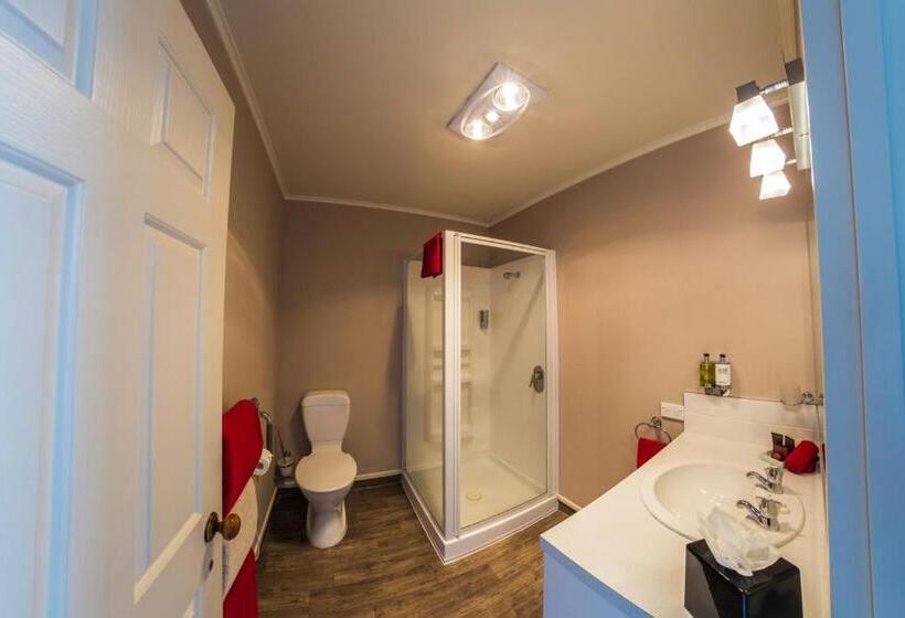 مُتل Lakefront Lodge