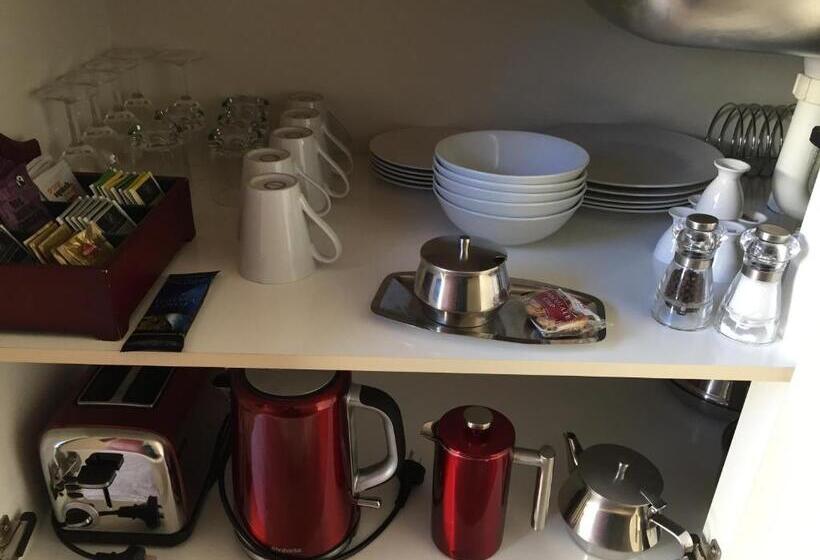 مُتل Lakefront Lodge