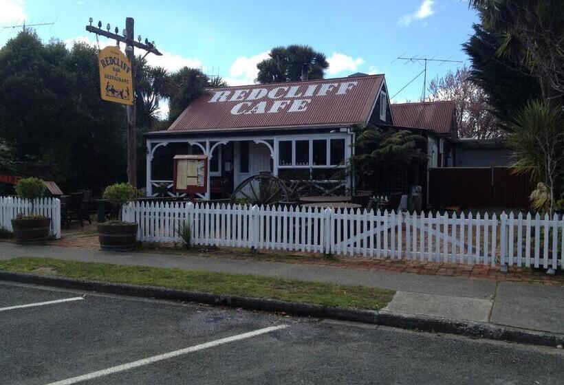 مُتل Lakefront Lodge