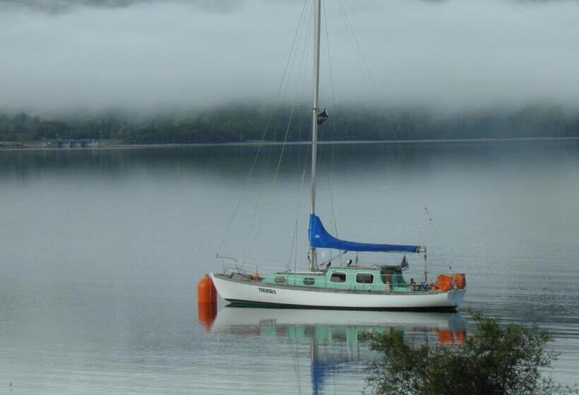 مُتل Lakefront Lodge