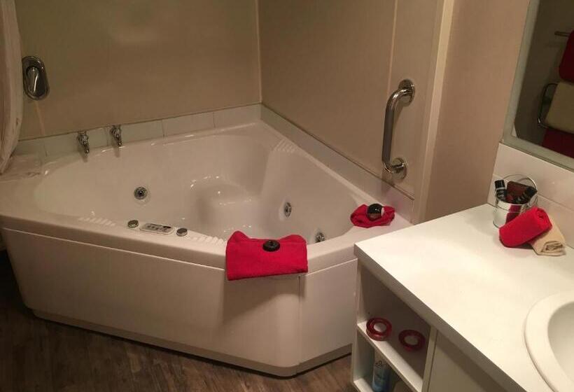 مُتل Lakefront Lodge