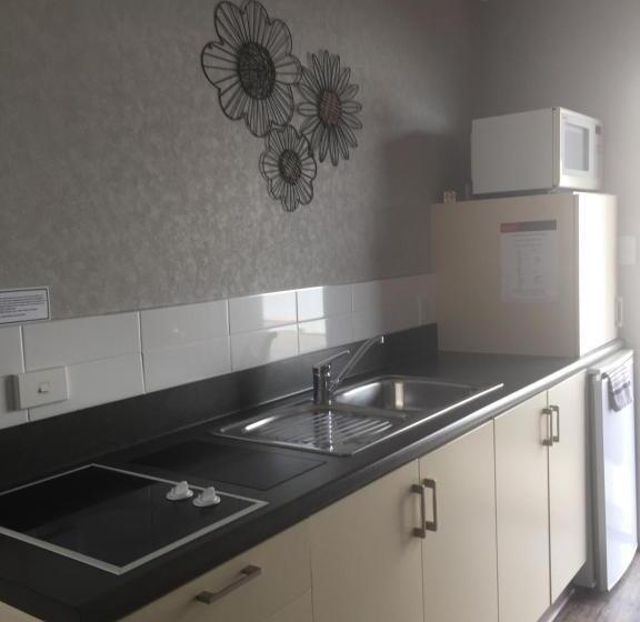 مُتل Lakefront Lodge