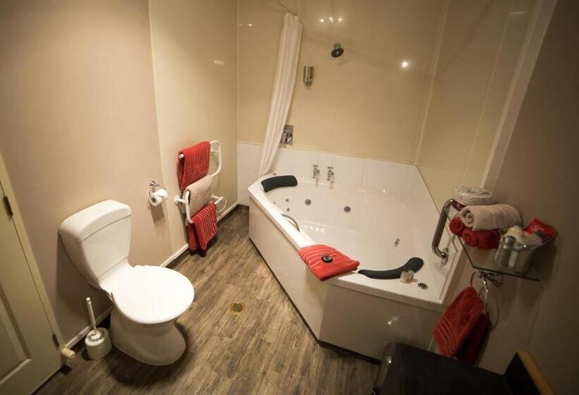 مُتل Lakefront Lodge