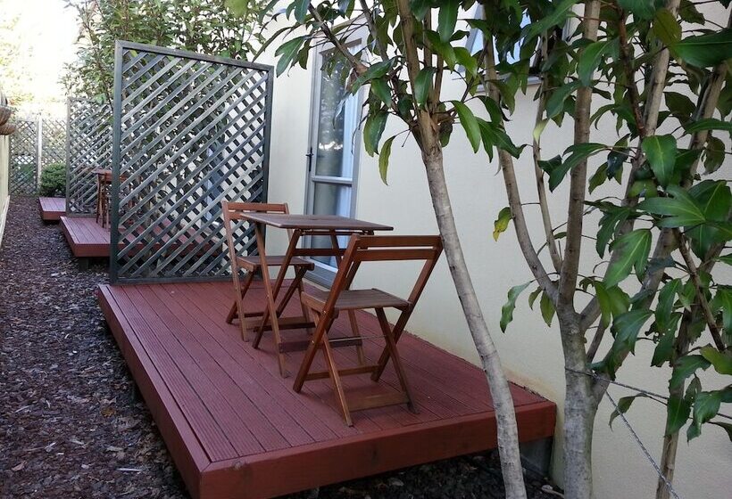 汽车旅馆 New Castle Motor Lodge