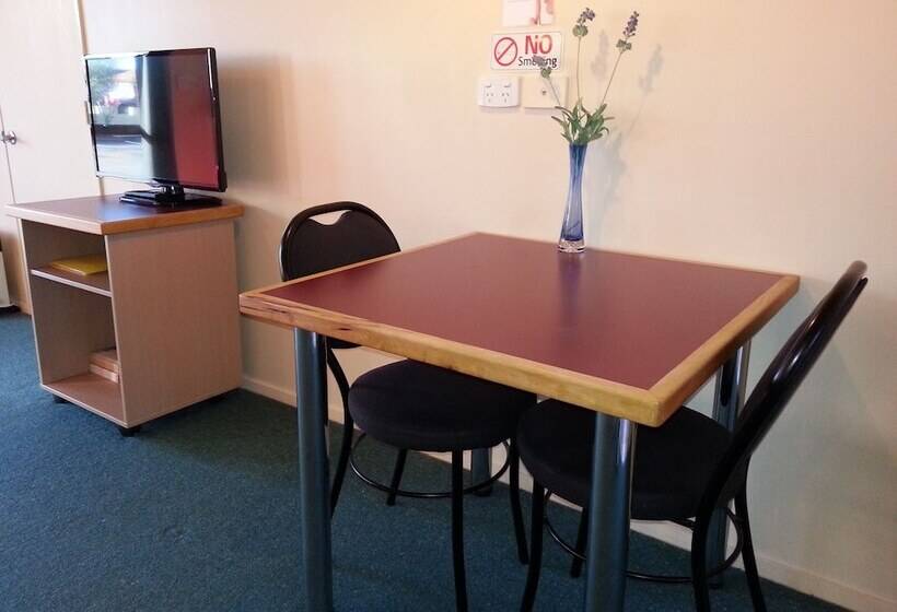 汽车旅馆 New Castle Motor Lodge