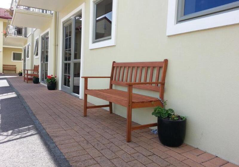 汽车旅馆 New Castle Motor Lodge