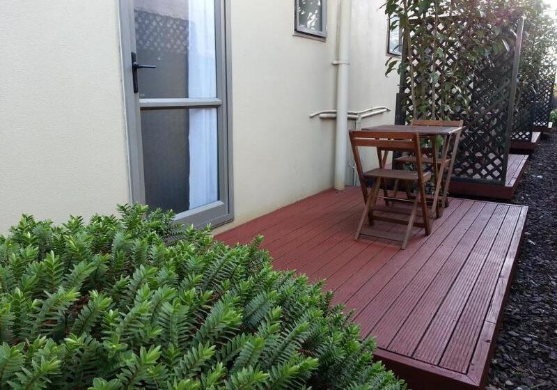 汽车旅馆 New Castle Motor Lodge