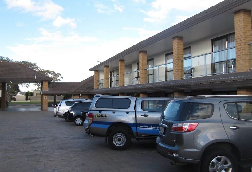 מוטל Palm City Motor Inn