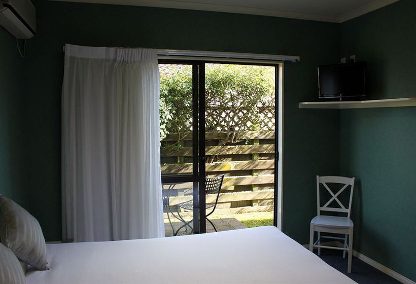 מוטל Parkside Lodge