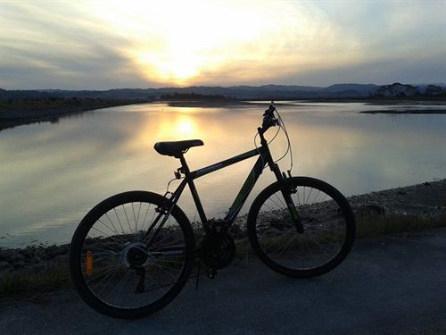 מוטל Parkside Lodge