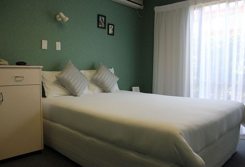 מוטל Parkside Lodge