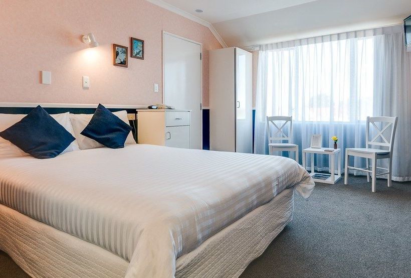 מוטל Parkside Lodge