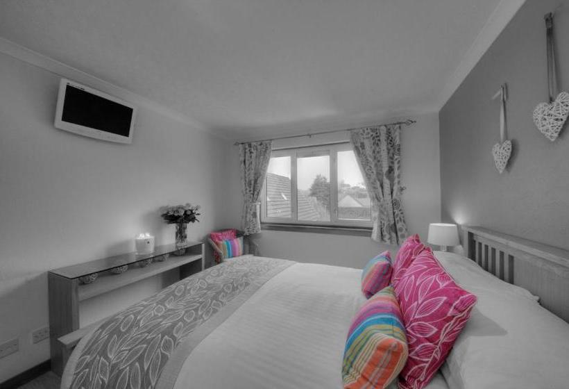 پانسیون Grove Guest House