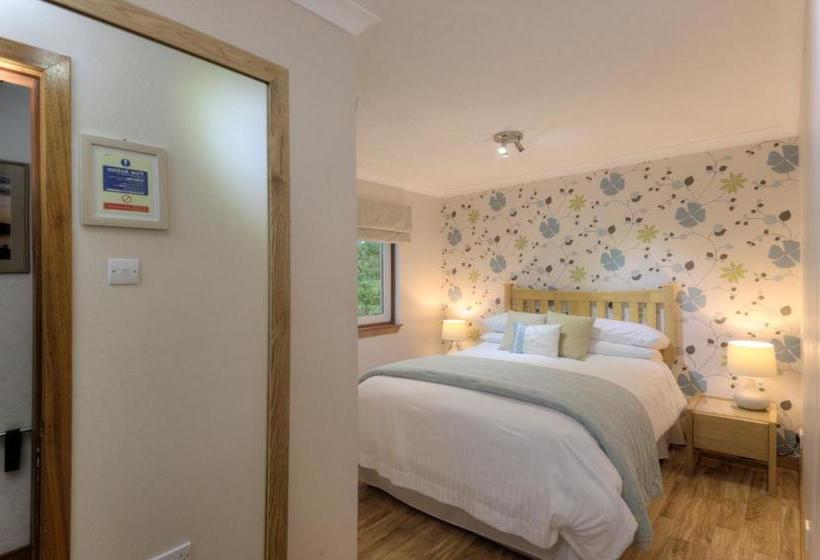 پانسیون Grove Guest House