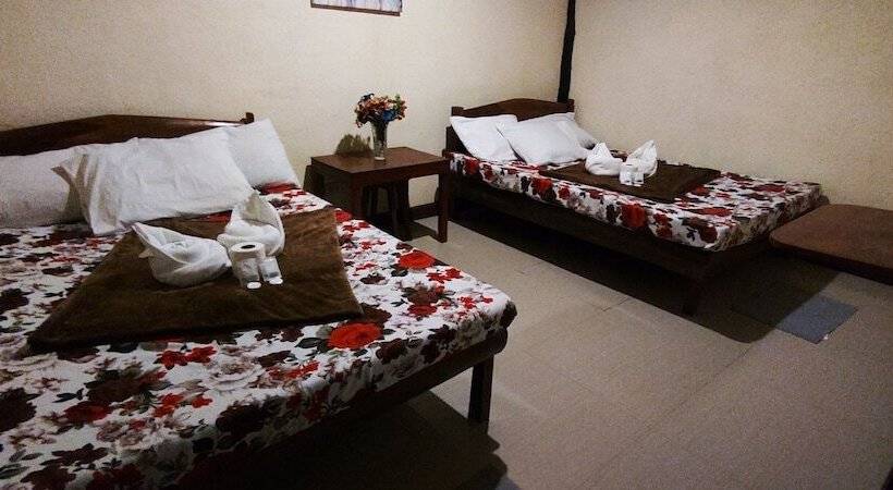 پانسیون Novie S Tourist Inn