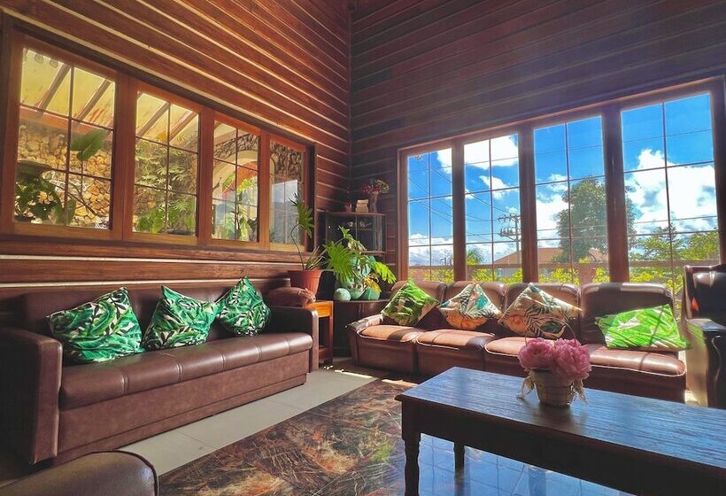 پانسیون Novie S Tourist Inn