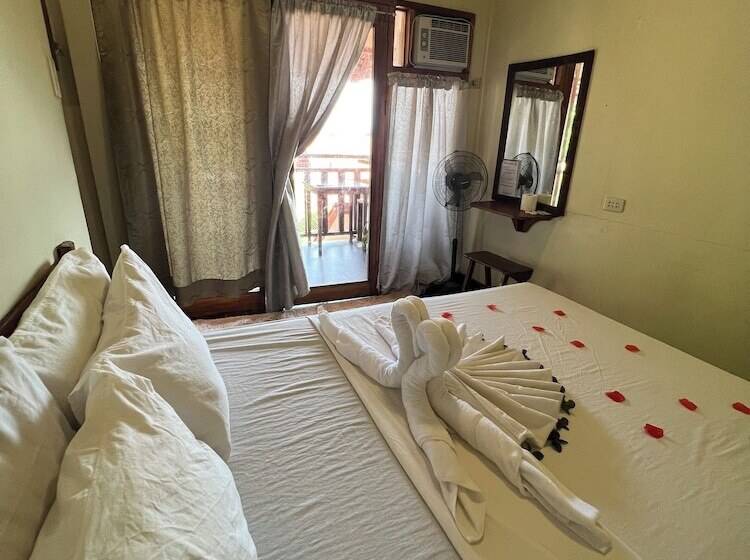 پانسیون Novie S Tourist Inn