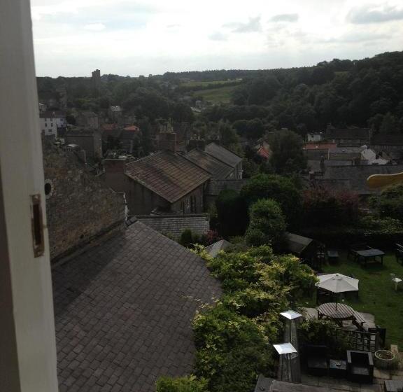 פנסיון The Buck Inn