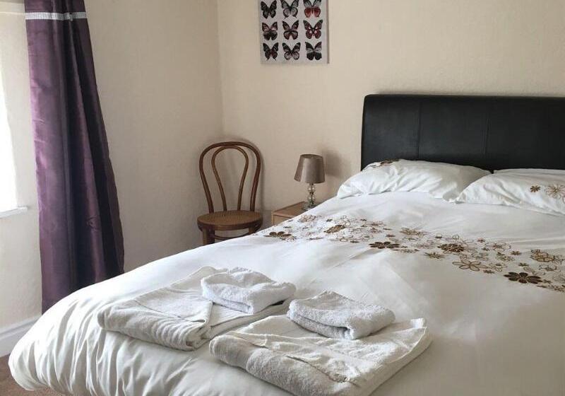 פנסיון The Buck Inn