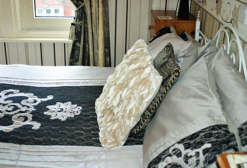 پانسیون The Kensington