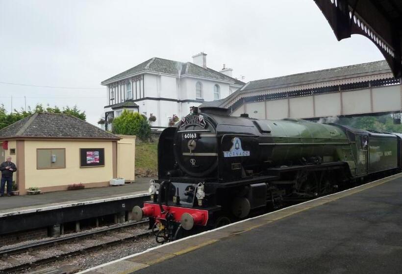 פנסיון The Station Guest House