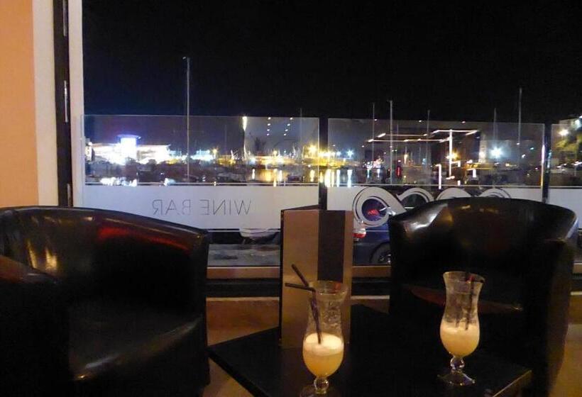 פנסיון The Station Guest House