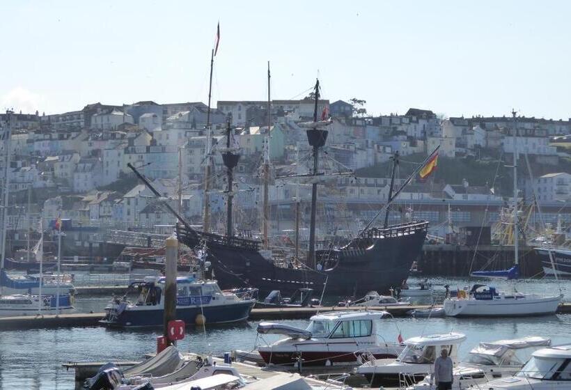 펜션 The Station Guest House