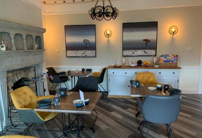 פנסיון The Station Guest House