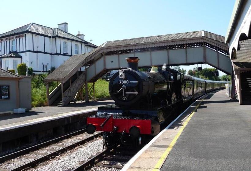 פנסיון The Station Guest House