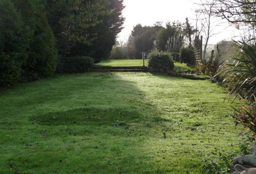 פנסיון The Station Guest House