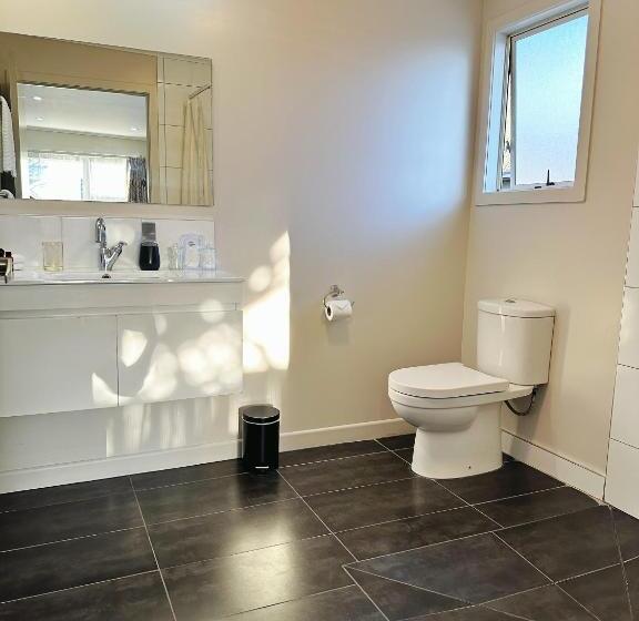 Red Rock Thermal Motel Mineral Pool