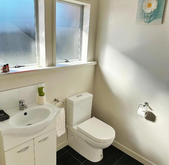 Red Rock Thermal Motel Mineral Pool