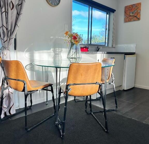 Red Rock Thermal Motel Mineral Pool