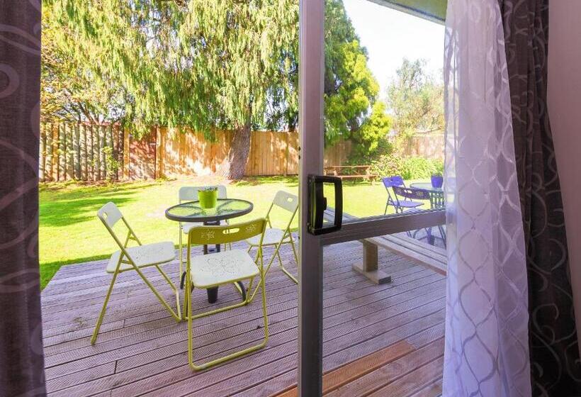 Red Rock Thermal Motel Mineral Pool