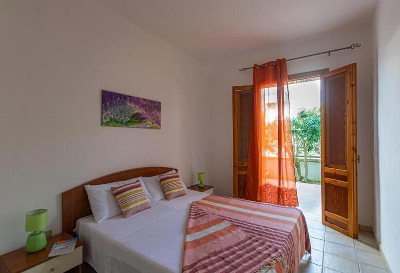 Residence Tre Palme   Localo