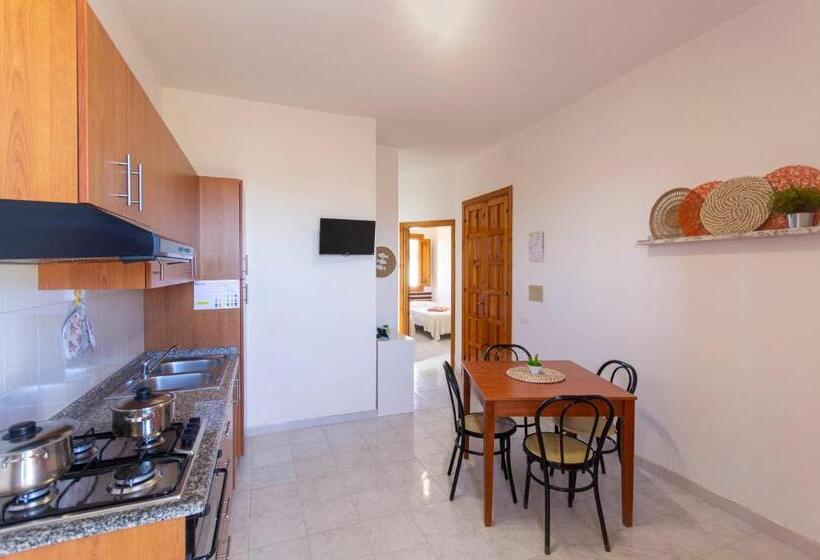 Residence Tre Palme   Localo