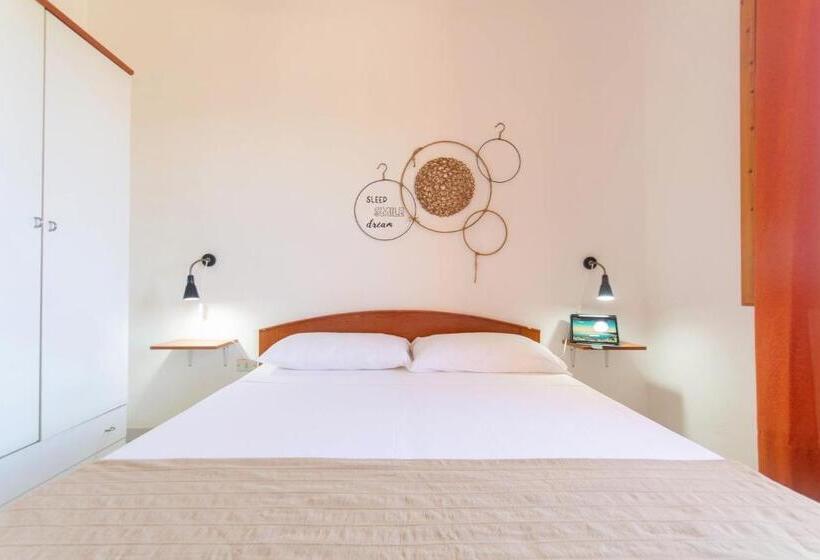 Residence Tre Palme   Localo