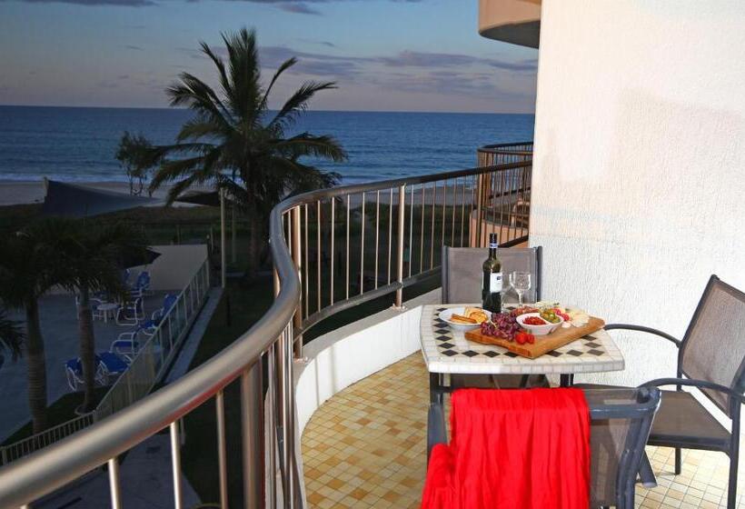Sentosa At Tugun Beachfront Holiday Home
