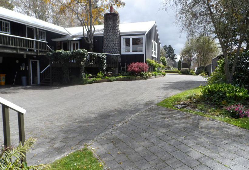 مُتل Sportsmans Lodge