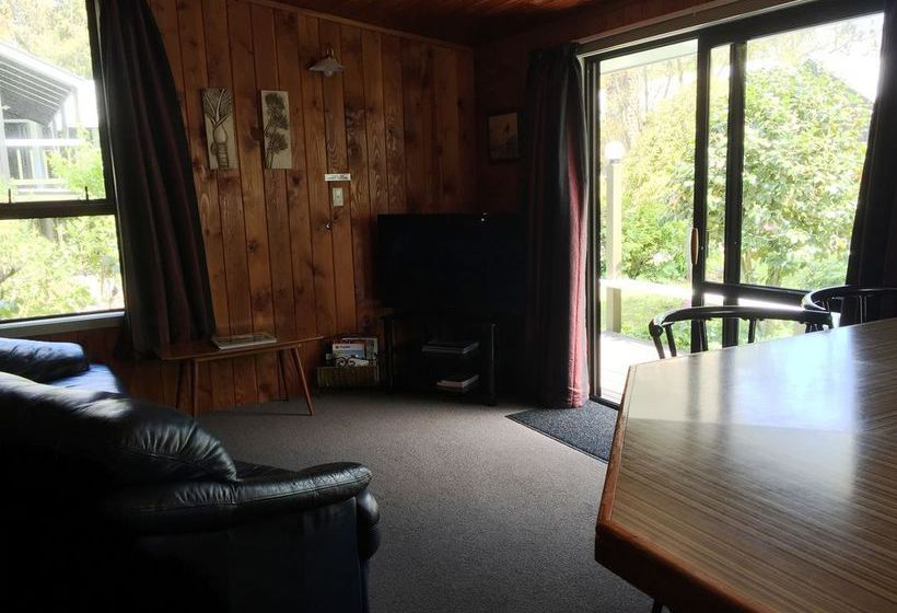 מוטל Sportsmans Lodge