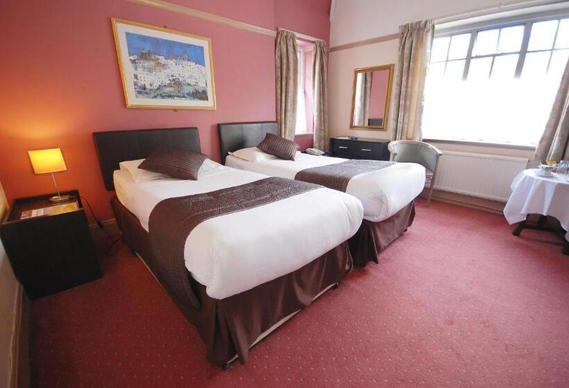 Tree Hotel At Iffley