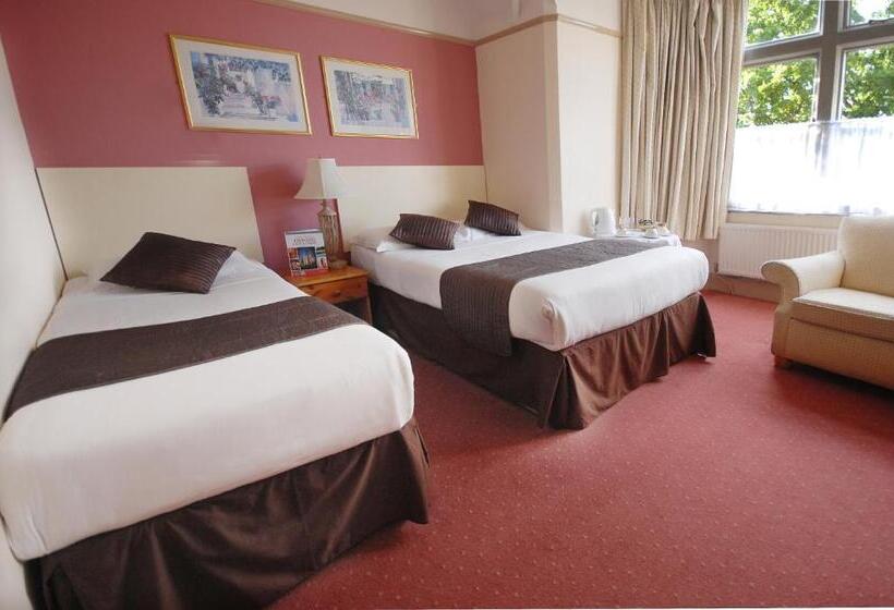 Tree Hotel At Iffley