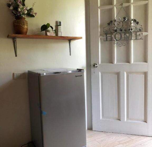 تختخواب و صبحانه Hope Inn