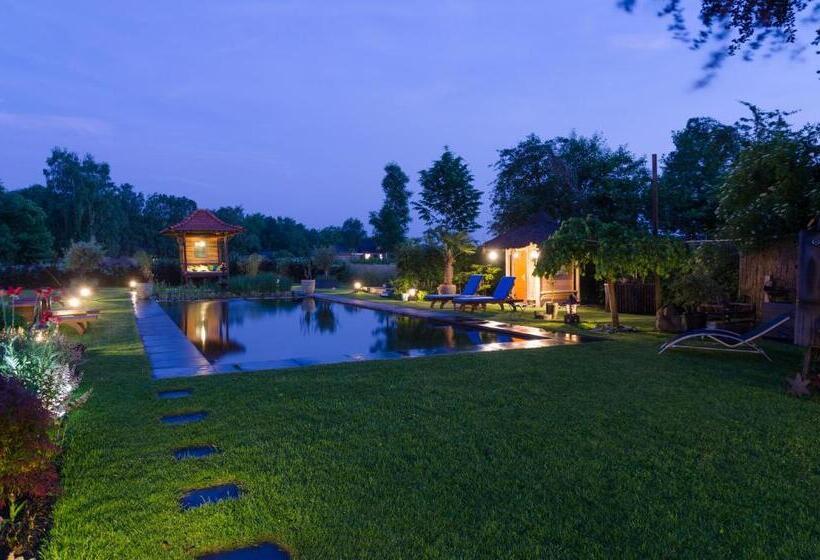 민박 Rumah Indo Garden