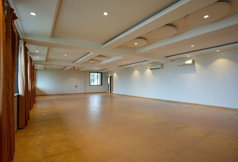 Fabhotel Prime Rester Select