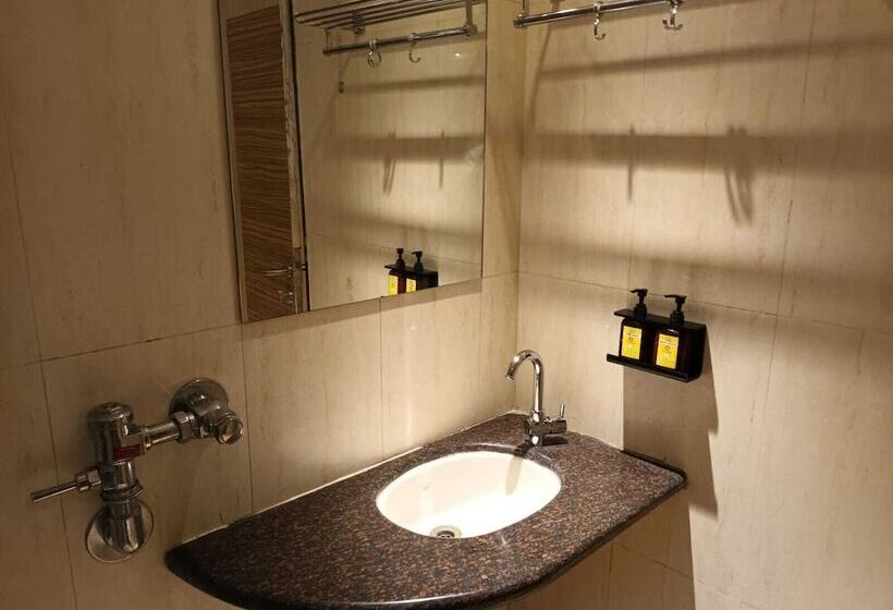 Fabhotel Prime Rester Select